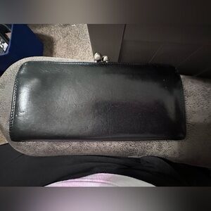 HOBO INTERNATIONAL KISS-LOCK WALLET